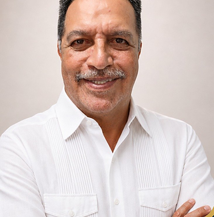 Dr. Leoncio Rafael Carballo Díaz Muñoz